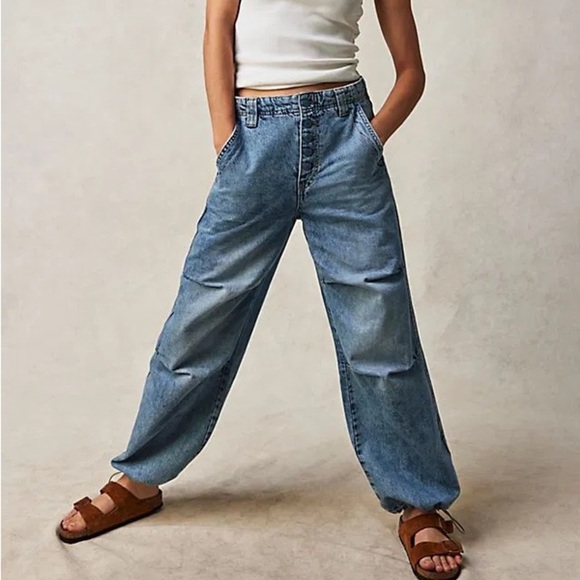 FREE PEOPLE NWT Newbies Solid Slouch Jeans M - Picture 1 of 8